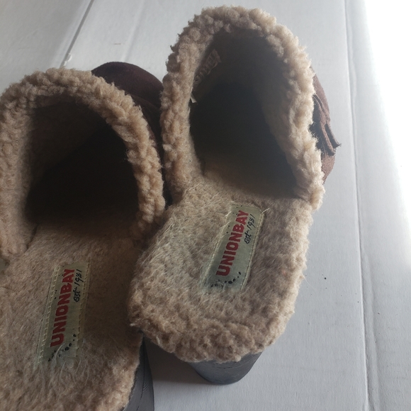 Union Bay Clogs - Picture 5 of 7